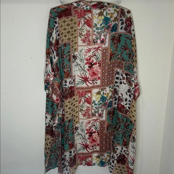 NWT UMGEE Boho Chic Floral Patchwork Pattern Kimono Size Small/Medium - Picture 3 of 14